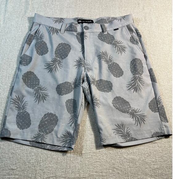 Travis Mathew Men’s 33 Gray Pineapple Print Golf Short Resort Beach Wear Casual - Picture 1 of 7